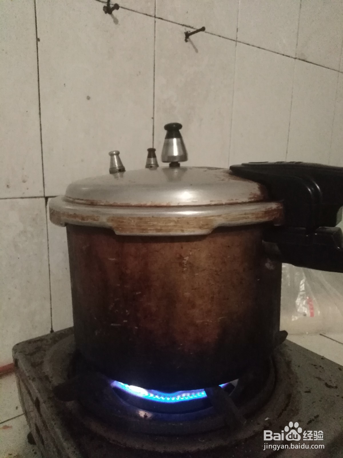 猪脚如何炖黄豆