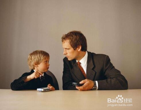 父亲的哪些行为对孩子的伤害最大