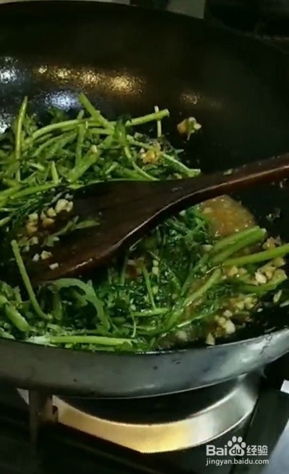 蒜香酱茼蒿的做法