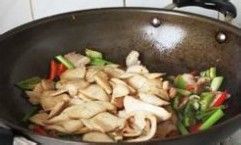 夏日干锅菜也可吃的这样爽口——干锅杏鲍菇