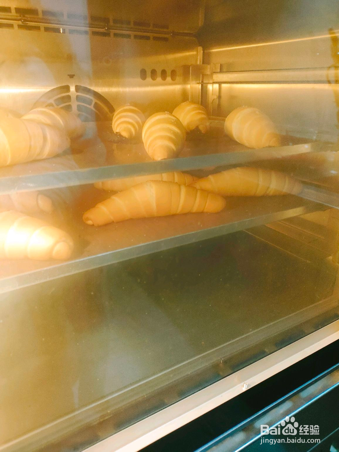 椒香牛角包的做法