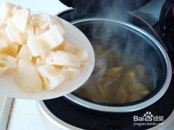 如何制作莲藕炖鸡