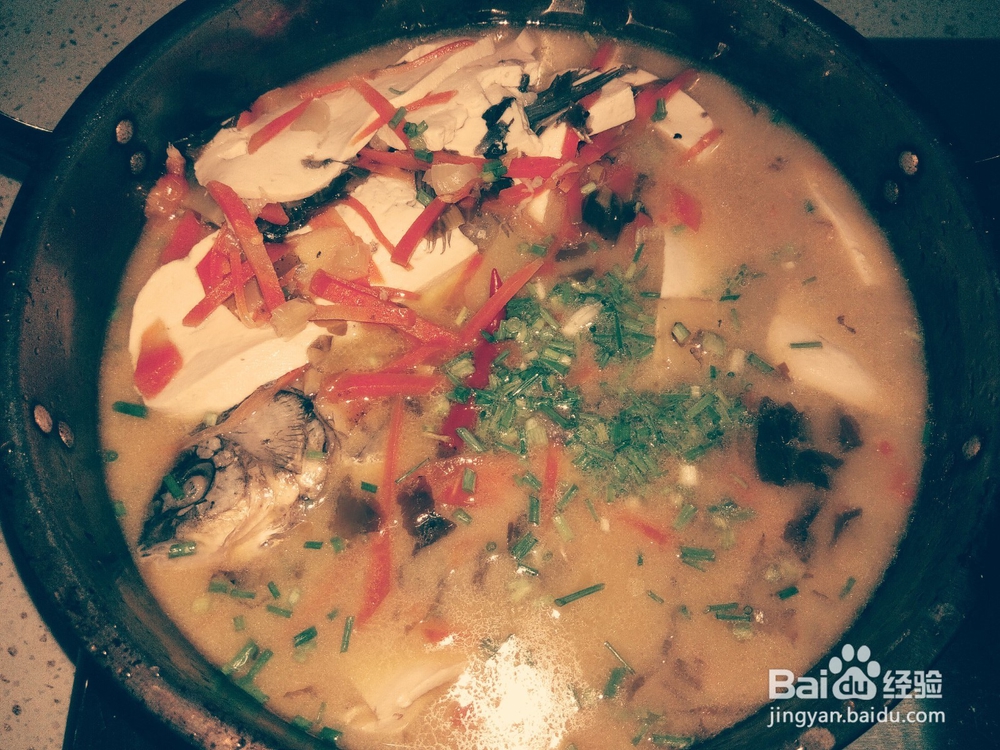 胡萝卜丝煮鲫鱼