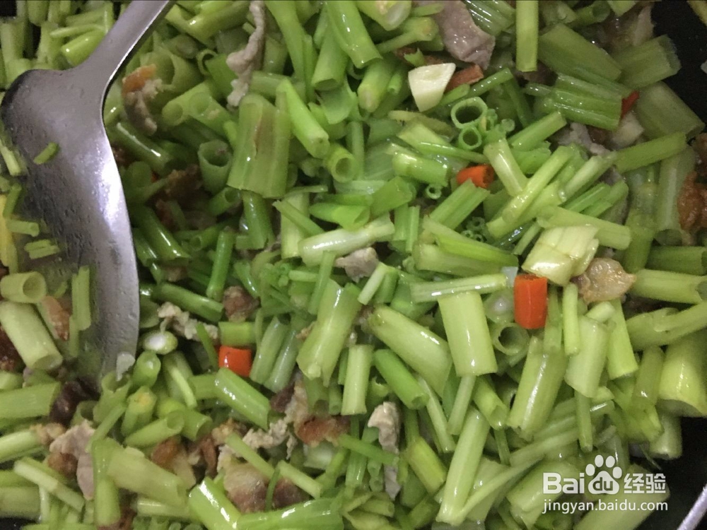 空心菜梗炒肉的做法-经济实惠的美味