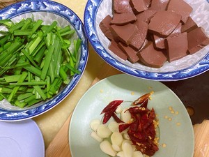 怎么做韭菜烧鸭血