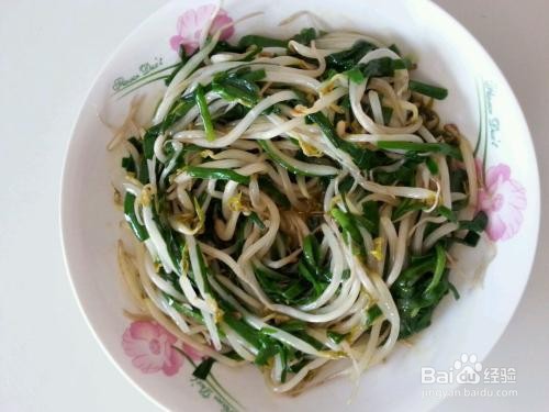 豆芽素炒韭菜