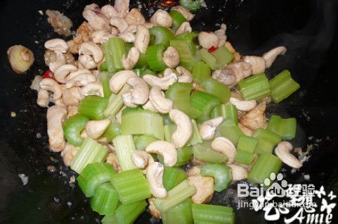 西芹腰果炒鸡块