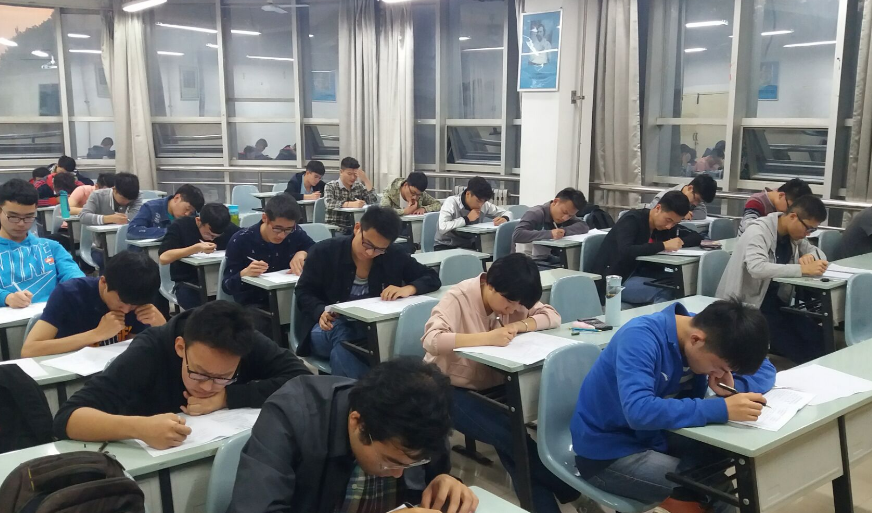 在九年制的学校里考小学编制和初中编制有什么区别吗