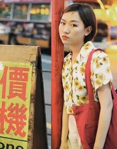 照相姿势怎么摆好看野外