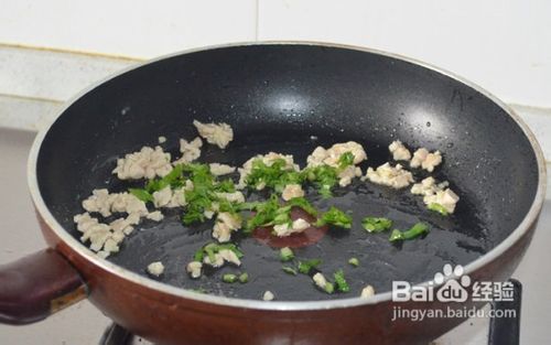 美味宝宝辅食：青菜鸡肉大米粥