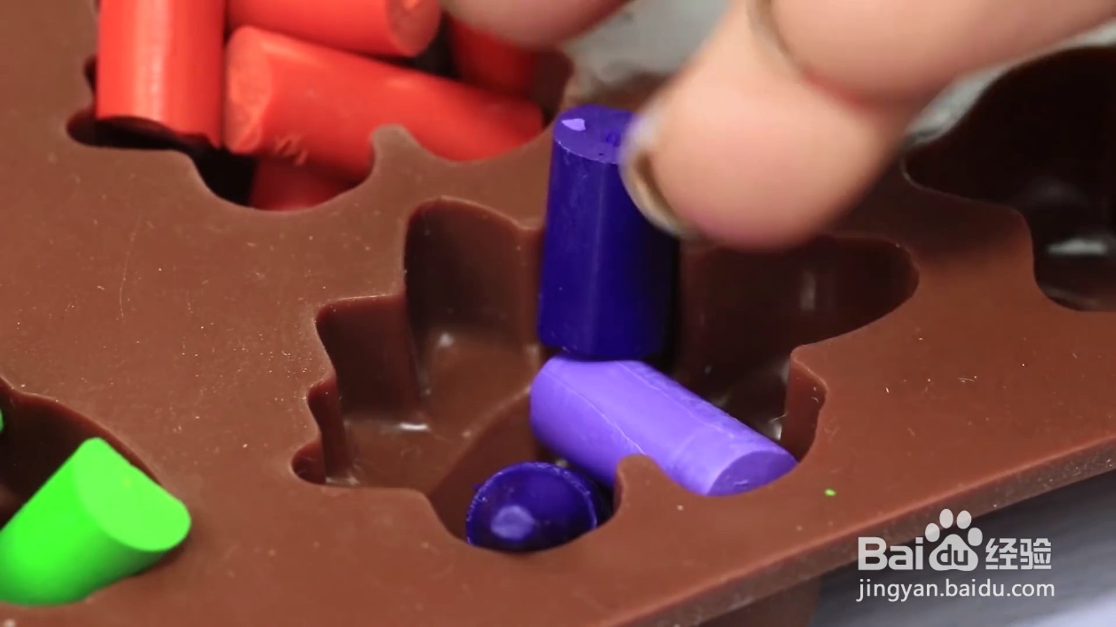 如何用旧蜡笔制作动物模具蜡笔？