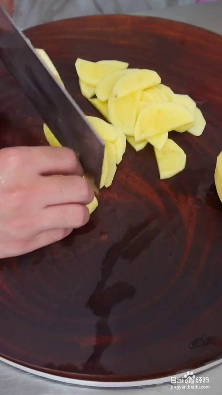 如何制作好吃的干锅土豆片？