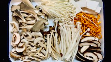 鲜到起飞的菌菇汤