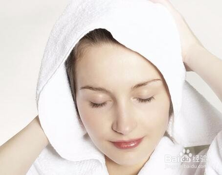 短发洗完后蓬蓬起来特别难看怎么办