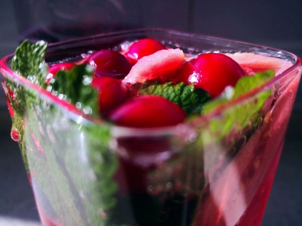 莓莓果果气泡饮