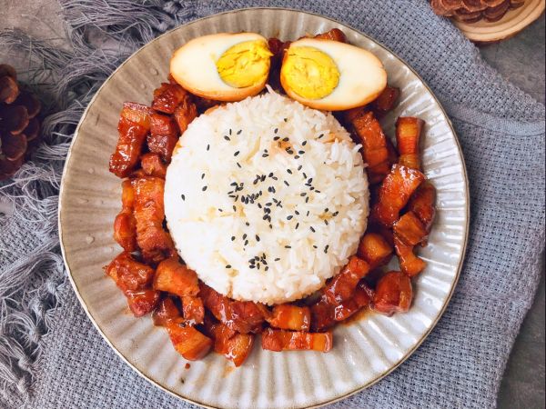 无水无油秘制卤肉饭