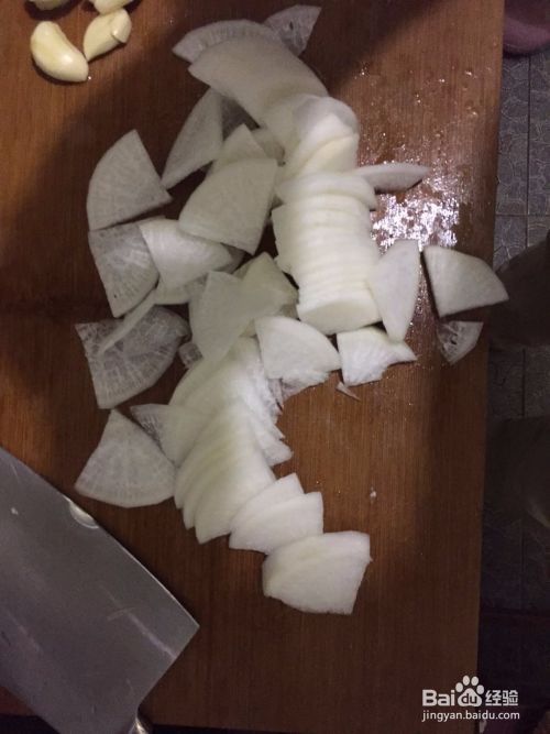萝卜片炒莴苣的做法
