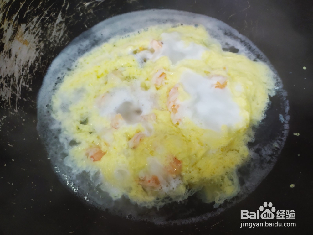 制作美味的虾仁鸡蛋汤