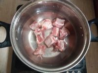 青橄榄排骨汤的做法