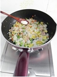 金枪鱼什锦炒饭