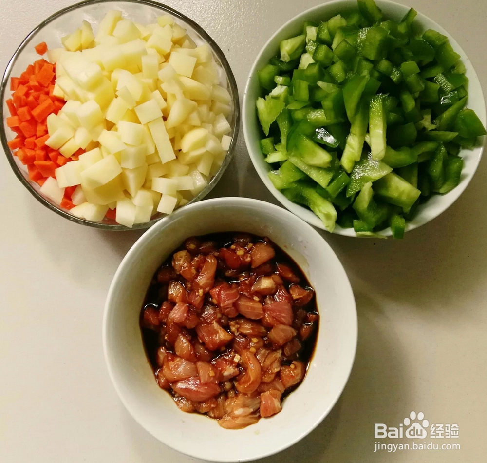 青椒土豆胡萝卜肉丁打卤面