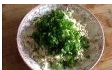 美味的小葱拌豆腐