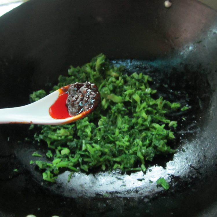 鱼香川味芥末的做法