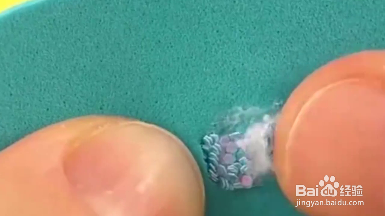 如何制作芭比的闪亮凉拖鞋