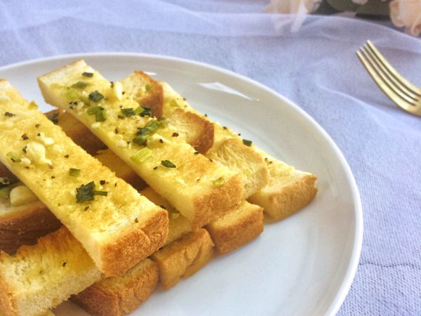 黑胡椒葱香吐司条