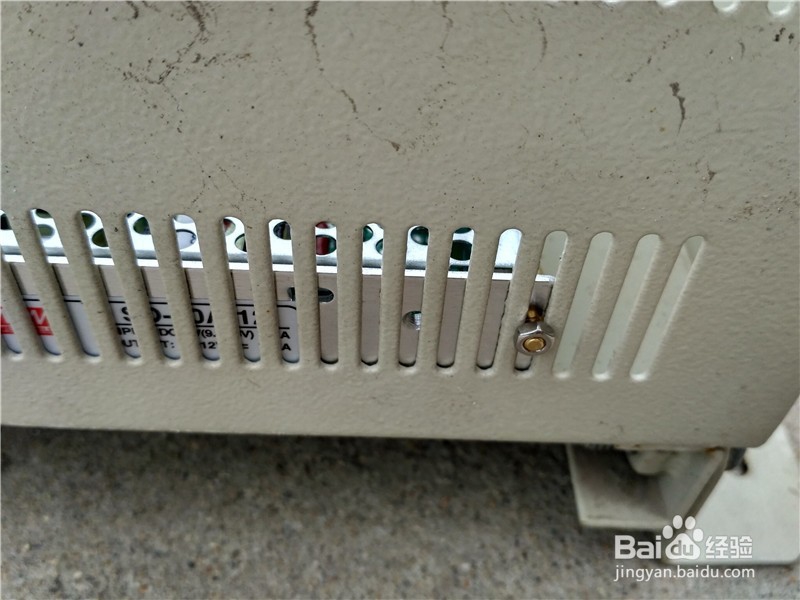 机箱里开关电源的正确安装方法