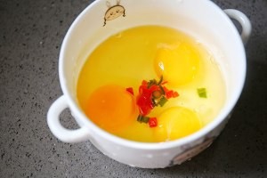 教你制作美味的麻辣北极虾蛋饼