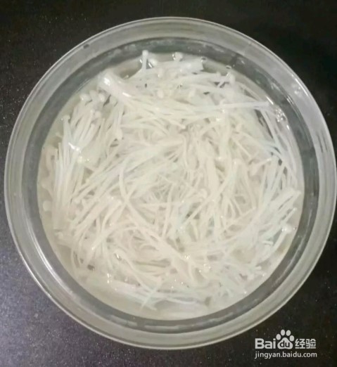 凉拌黄瓜金针菇