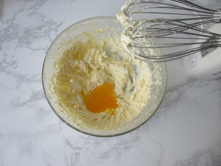 想吃蔓越莓奶香酥饼？轻轻松松就能学会