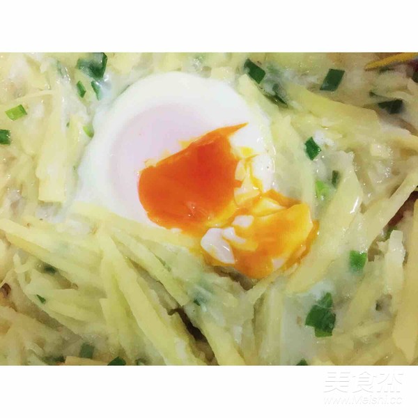 土豆摊蛋饼的做法