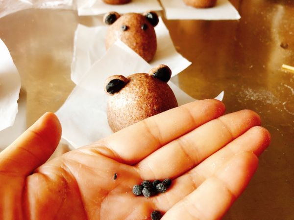黑全麦布朗熊馒头