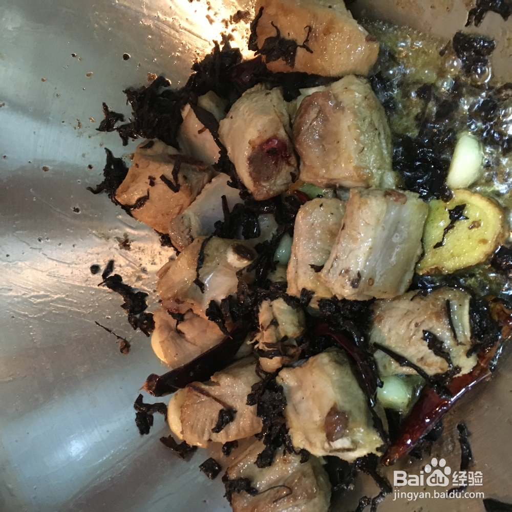 一个人做梅干菜烧排骨