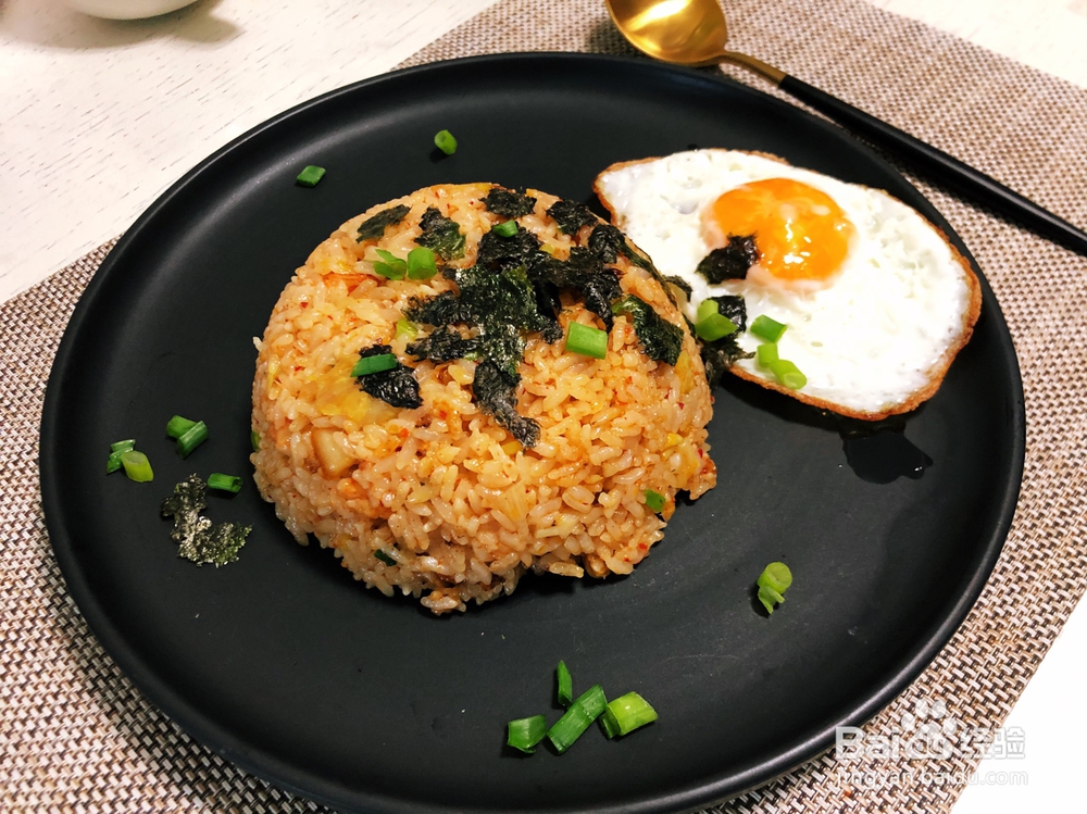 美味挡不住的辣白菜鲜虾炒饭