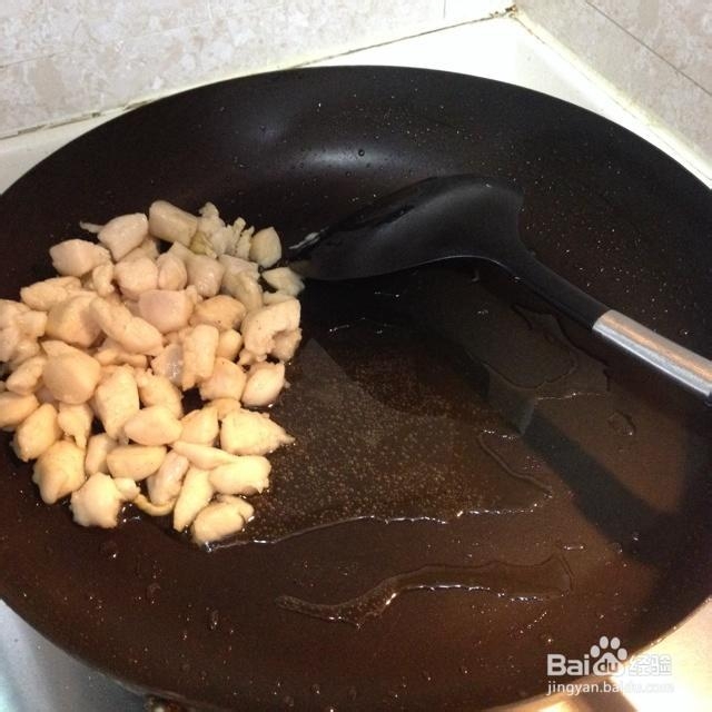 非常简单的腰果鸡丁烩毛豆