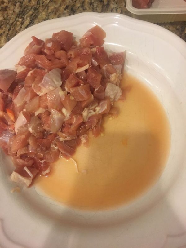 橙香马蹄鸡丁生菜包