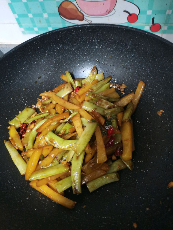 干煸豆角土豆条