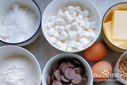 如何自制美味的棉花糖巧克力布朗尼？