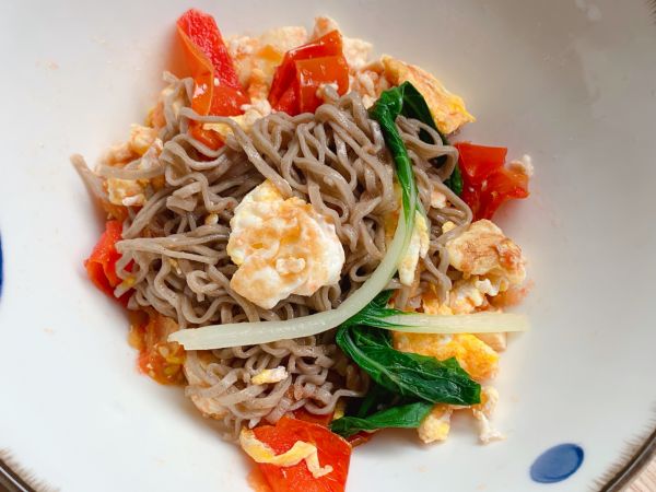 豆腐西红柿鸡蛋荞麦面