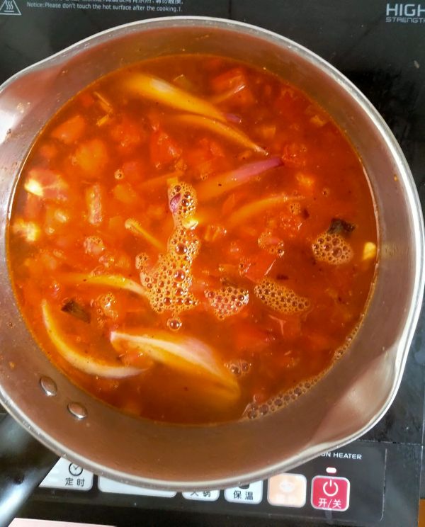 葱头西红柿削面