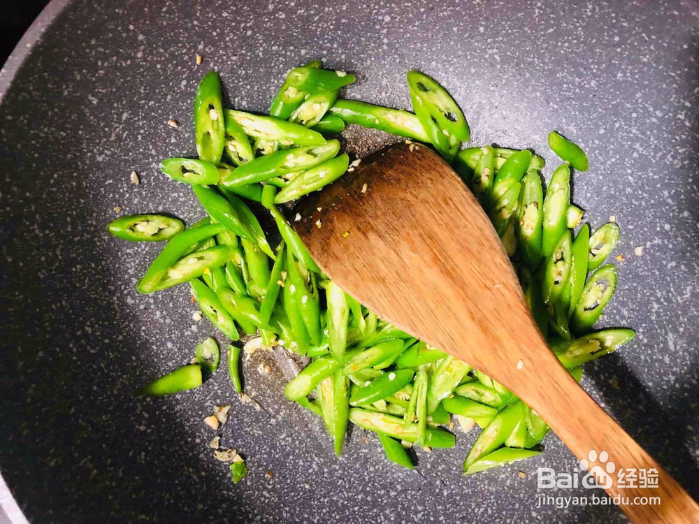 青椒炒香干的做法