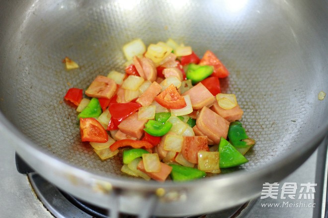 味道丰富的火腿披萨