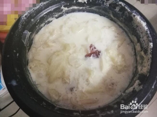 鲜奶桃胶皂角米雪燕银耳羹怎么做？