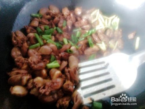 双椒炒鸡心的做法