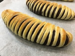 早餐面包豆沙面包卷的做法