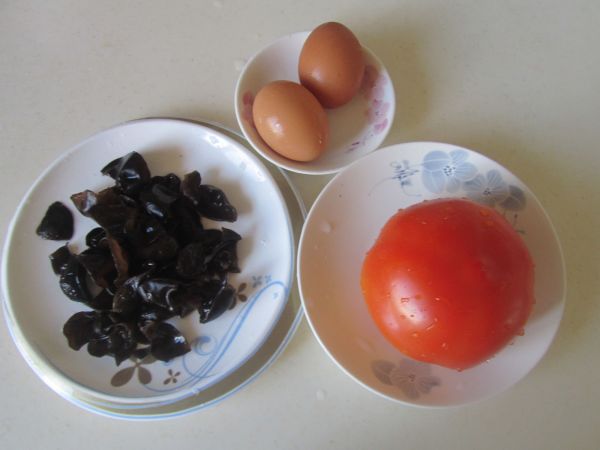 木耳番茄鸡蛋汤