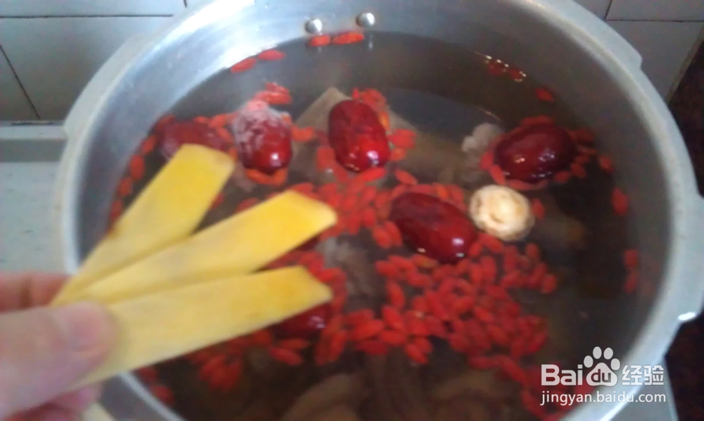 药膳汤水美容强身--黄芪当归羊肉汤